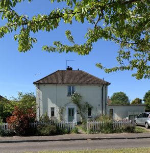 picture of a cream house