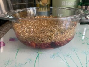 apple and blackberry crumble