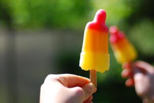 hand holding an ice lolly