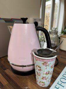 pink kettle